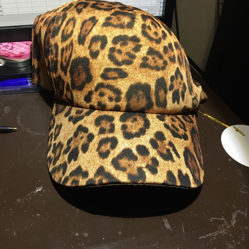 Leopard Baseball Cap - Picture 3 of 3